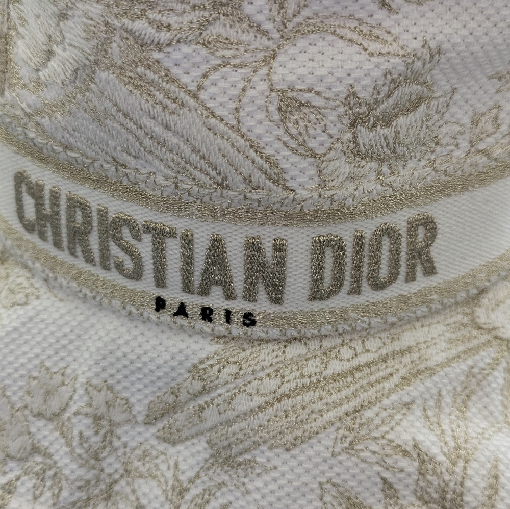 Christian Dior Bucket Hat. - Picture 2 of 11